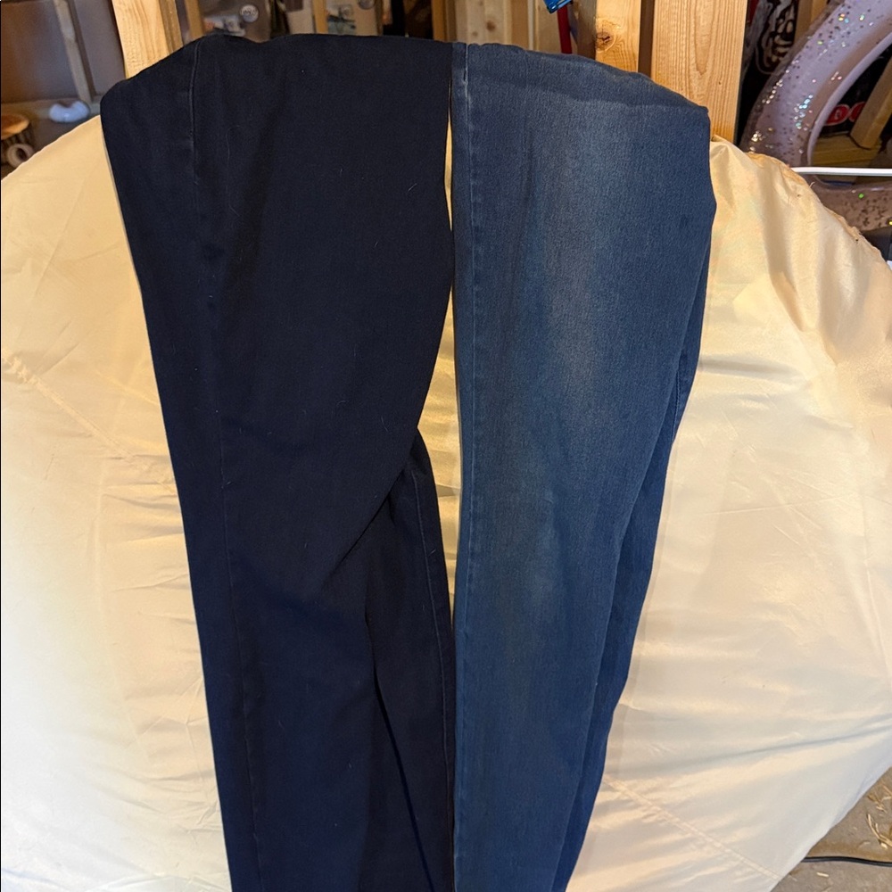3 pairs off Time and Tru Women's jeggings (capri and jean) - Picture 2 of 3